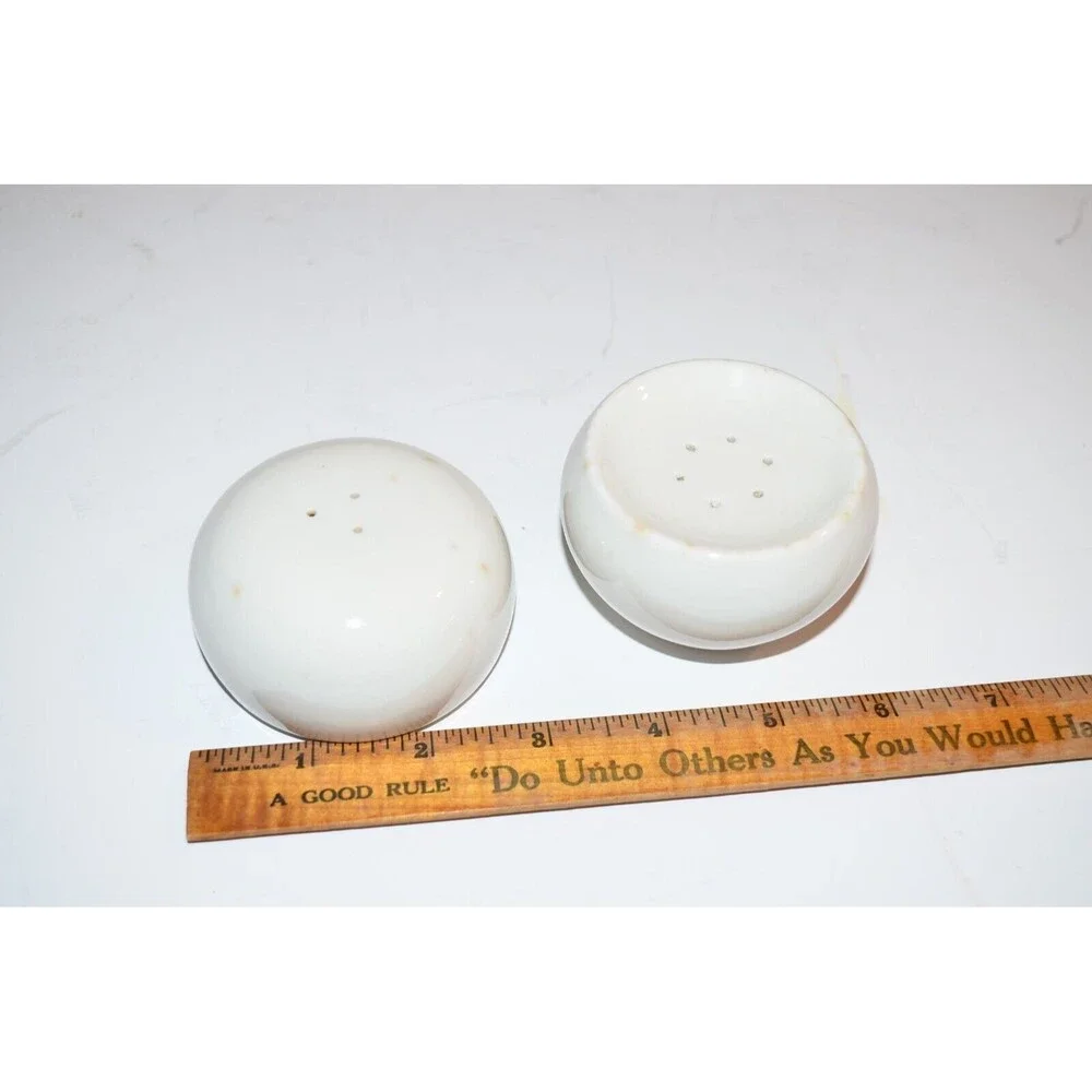 Vtg‎ Russel Wright Iroquois Casual Stackable Ceramic Salt & Pepper Shakers READ